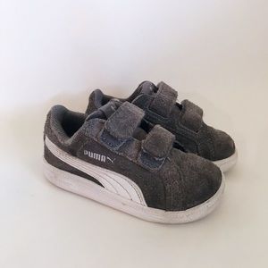 Grey Puma soccer sneakers for little boy